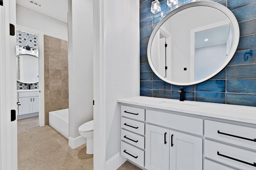 Jack and Jill Bath Room for Bedrooms 3 & 4