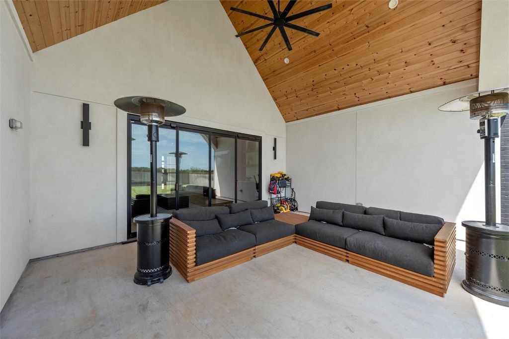View of patio / terrace with a ceiling fan and outdoor lounge area