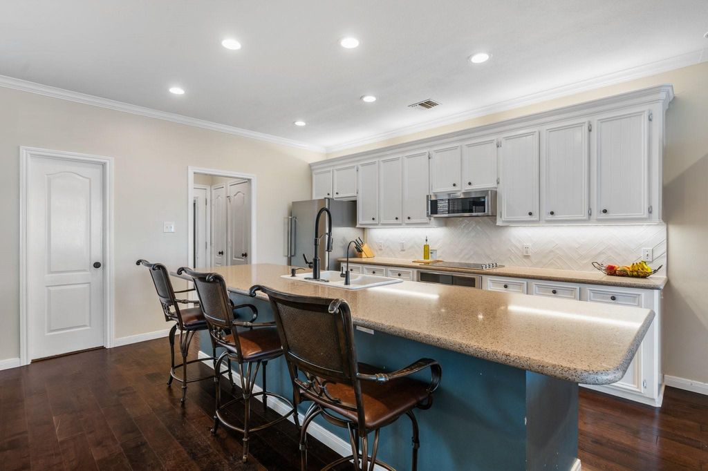 KITCHEN!