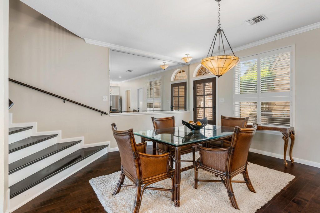 DINING AREA.