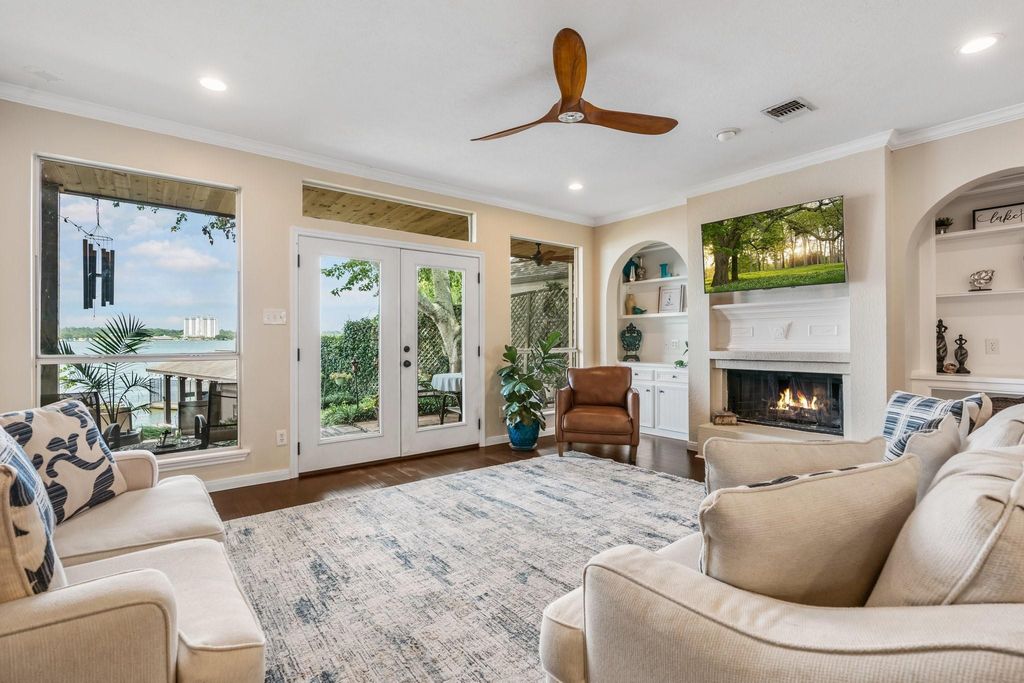 GREAT VIEWS OF LAKE CONROE! OPEN, UNCLUTTERED  SPACES.