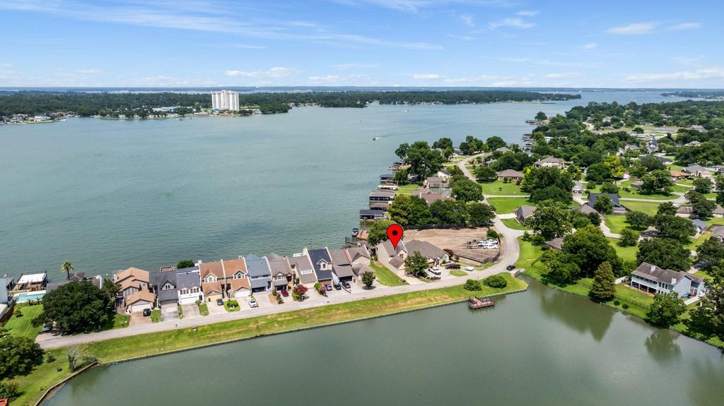 GREAT LOCATION