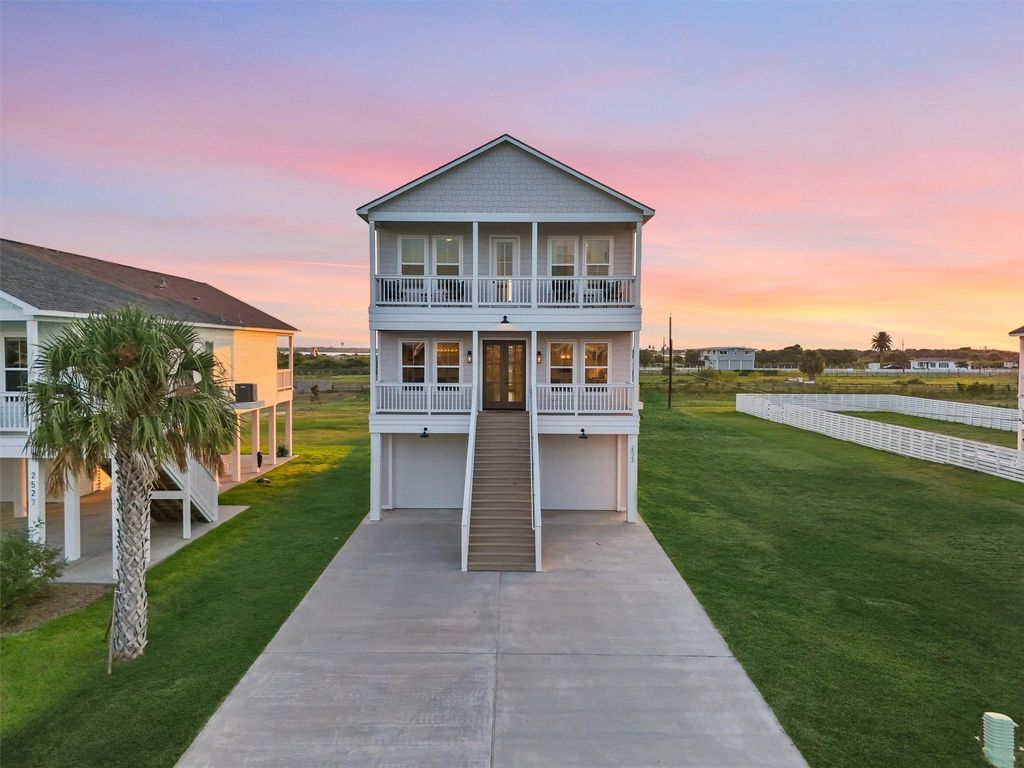 2523 103rd – The Perfect Balance of Luxury and Lifestyle