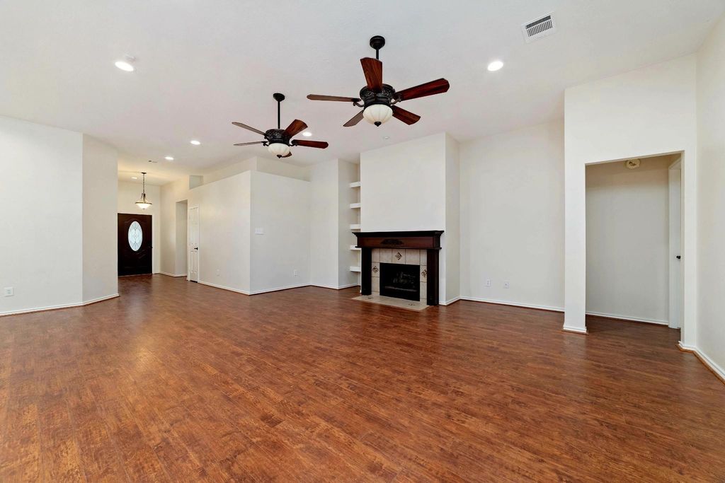 The space holds endless decor possibilities.