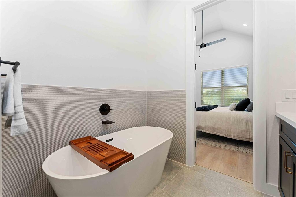 Primary bathtub 
