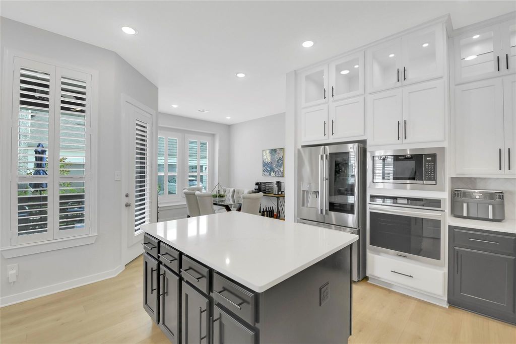 Built-in Oven and Microwave, Contemporary Cabinet Hardware