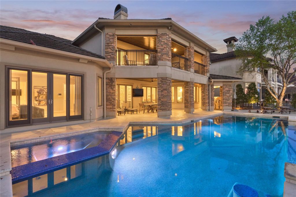 There are multiple outdoor areas to enjoy the spectacular views year round. 