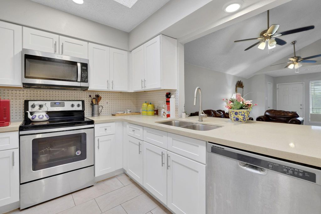 Beautiful updated kitchen with new appliances 
