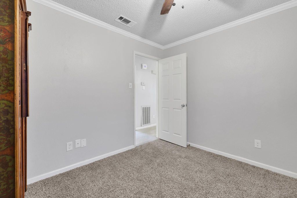 Secondary bedroom 