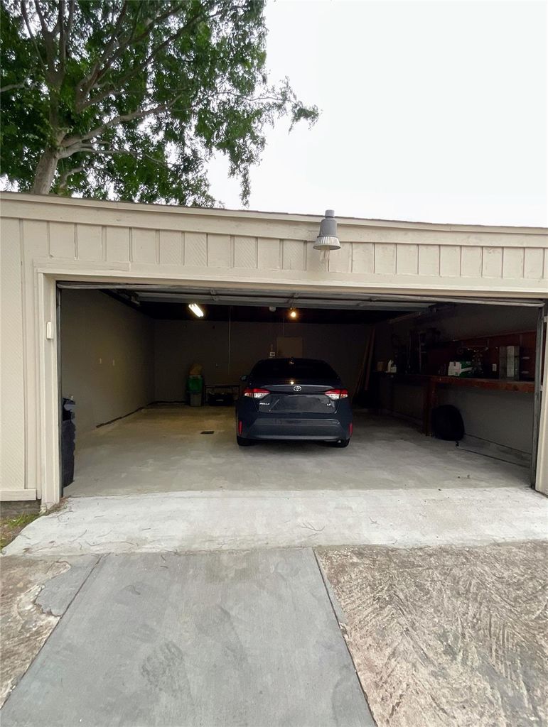 Finished Sheetrock Garage with new Flooring